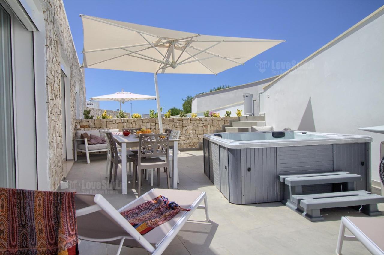 Jacuzzi Holiday Homes By Lovesud Santa Maria di Leuca Exterior foto